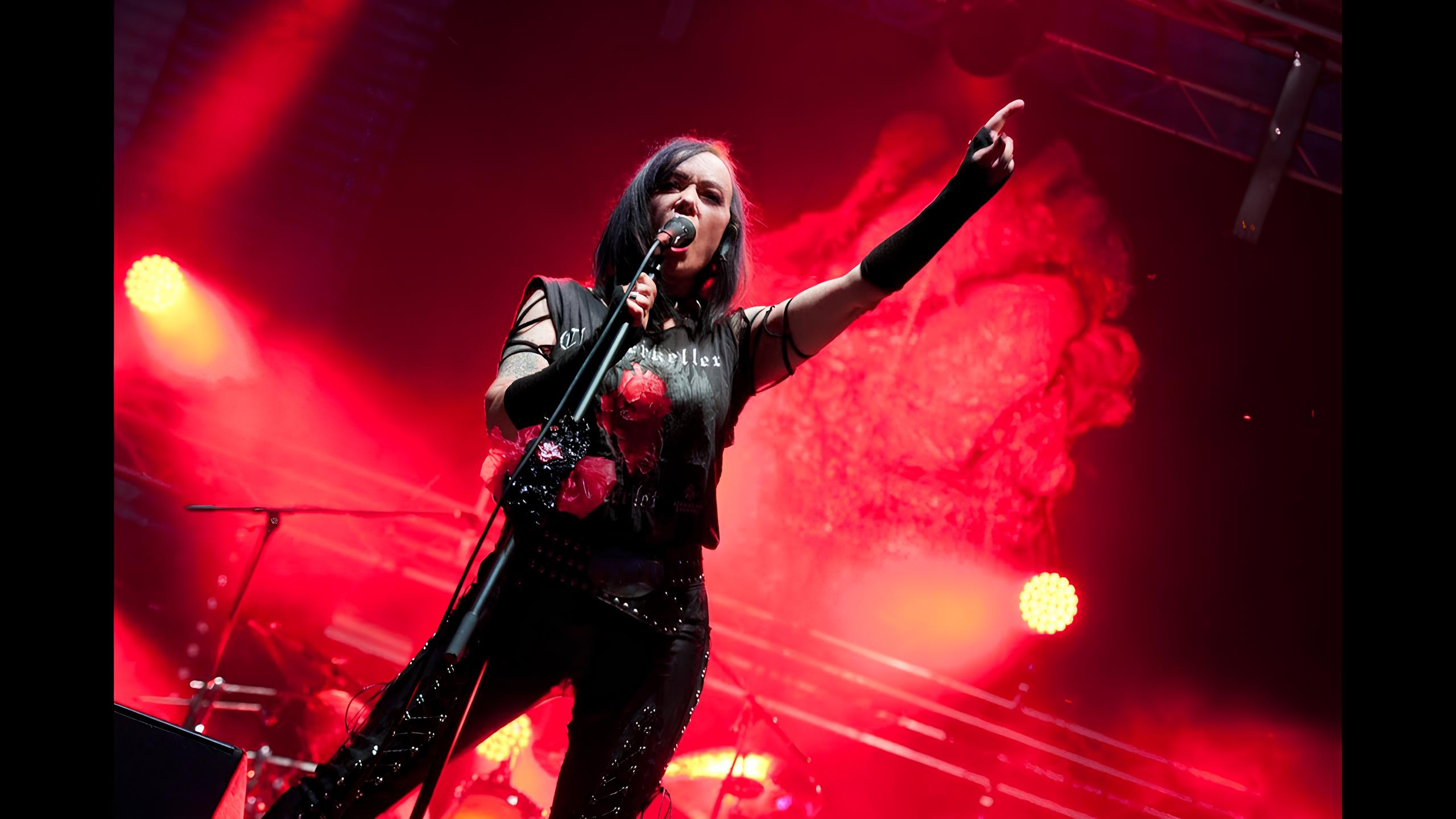 Your Adventure Travel <br> Expert in Paris  							